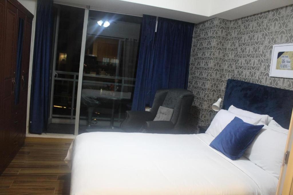 Azure C5 Man-Made Beach Balcony Multiple Units Manila Luaran gambar
