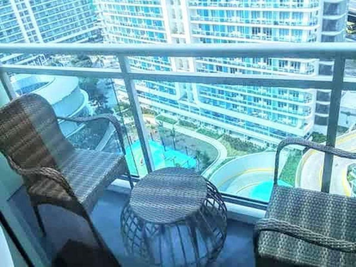 Azure C5 Man-Made Beach Balcony Multiple Units Manila Luaran gambar